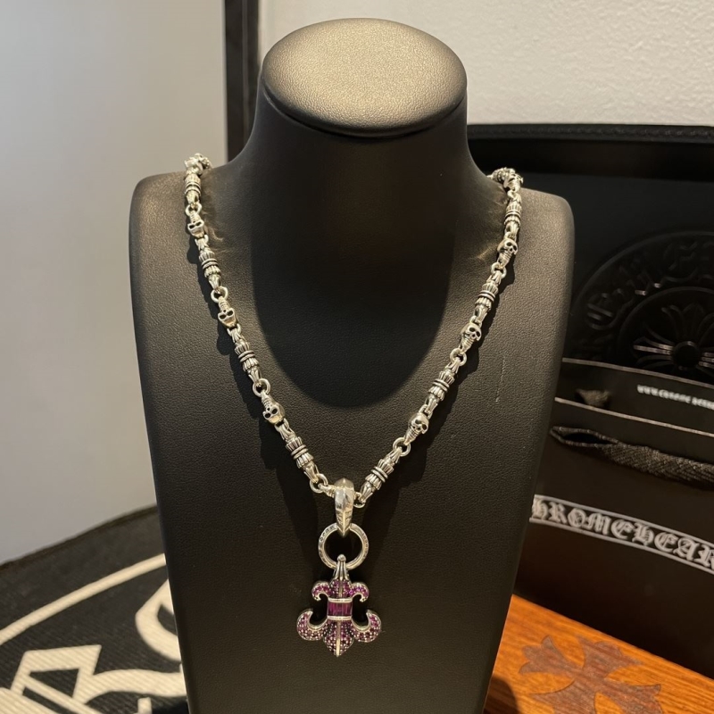 Ch*0me He**ts necklaces